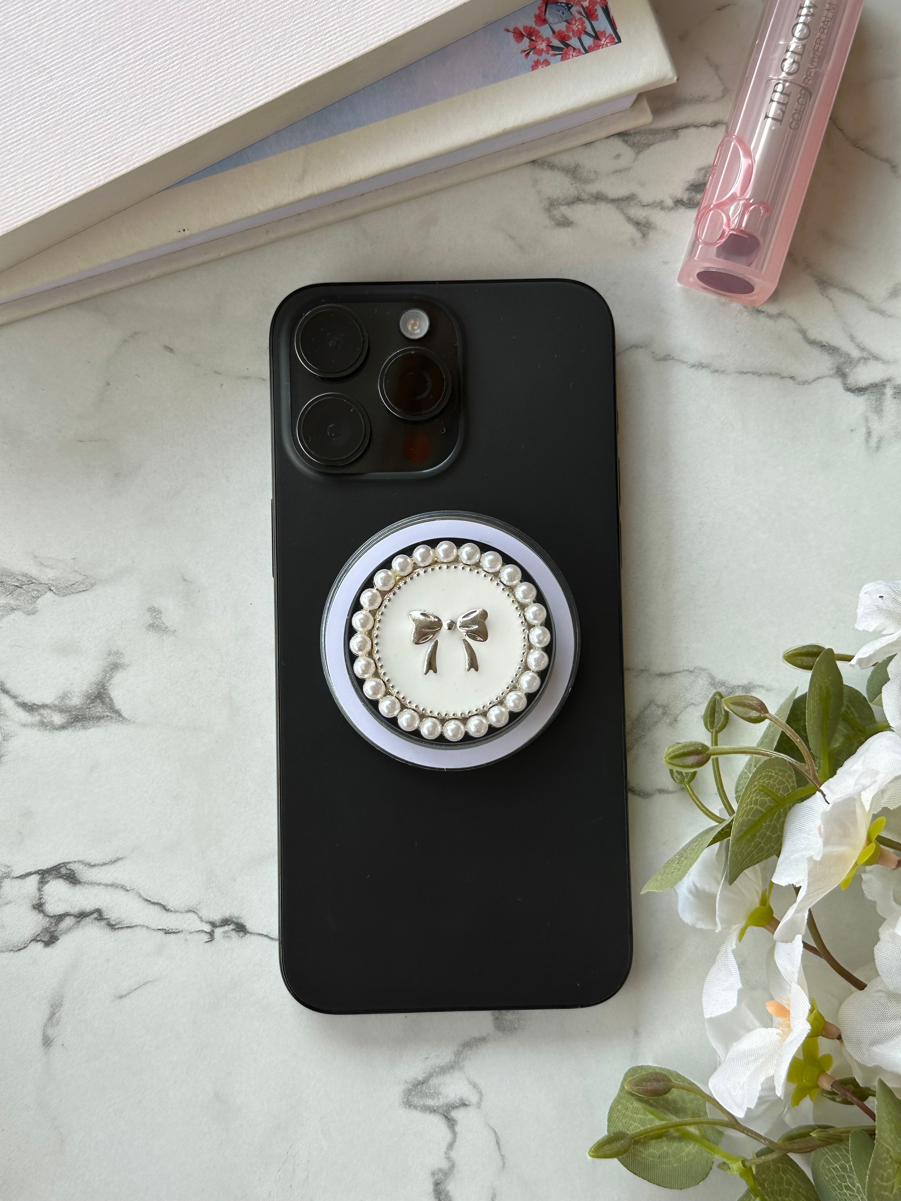 Bow & Pearl Phone Grip (Vanilla)