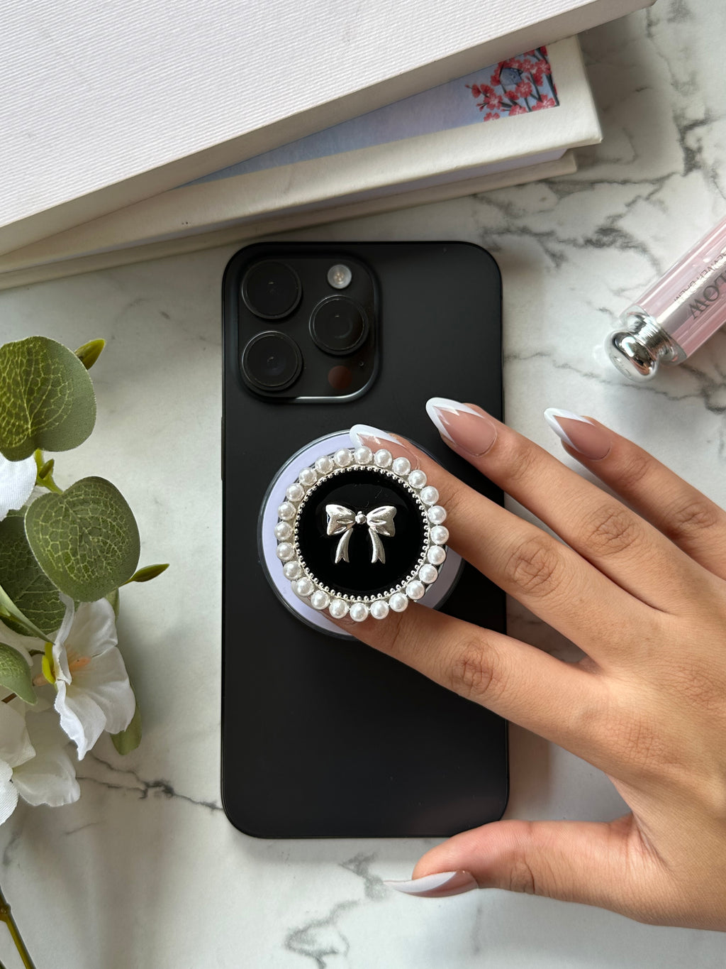 The Bow and Pearl Phone Grip (chocolate)