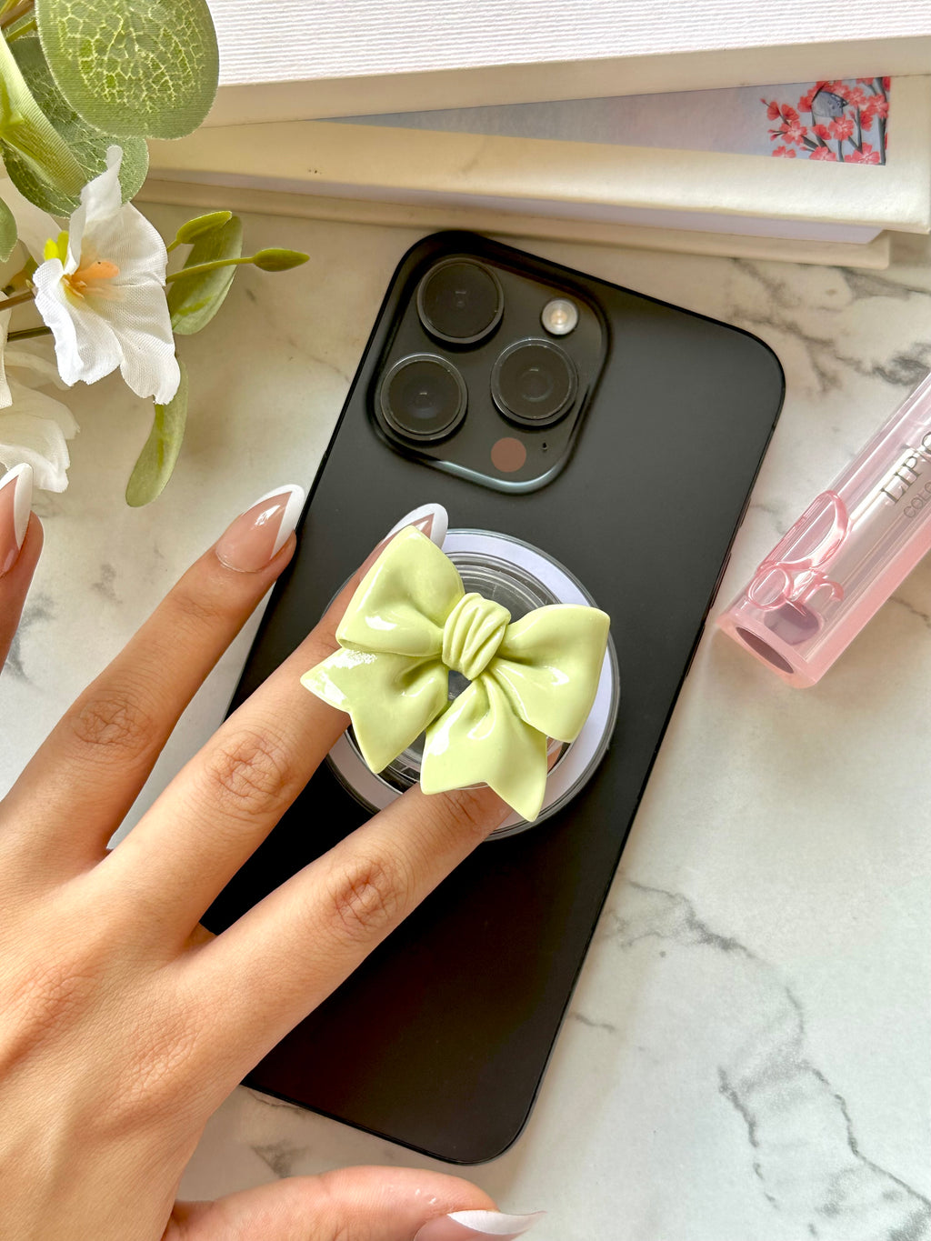 The Glazed Bow Phone Grip (Lime)