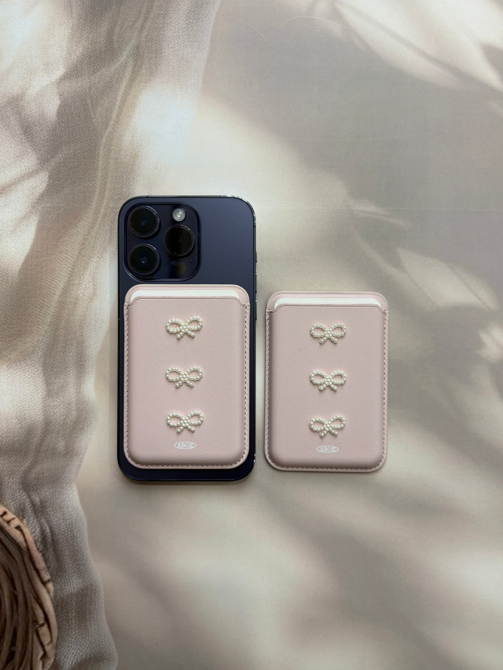 Triple Pearl Bow Card Holder