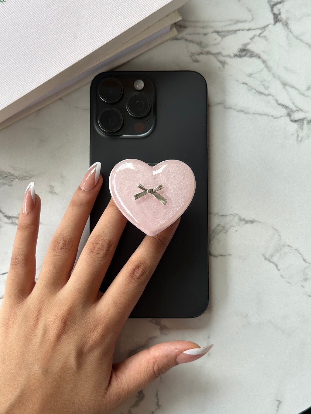 The Sweetheart Bow Phone Grip
