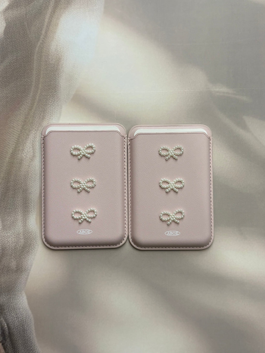 Triple Pearl Bow Card Holder