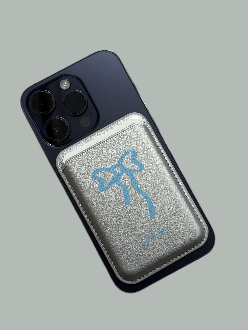 The Lumière Bow Card Holder