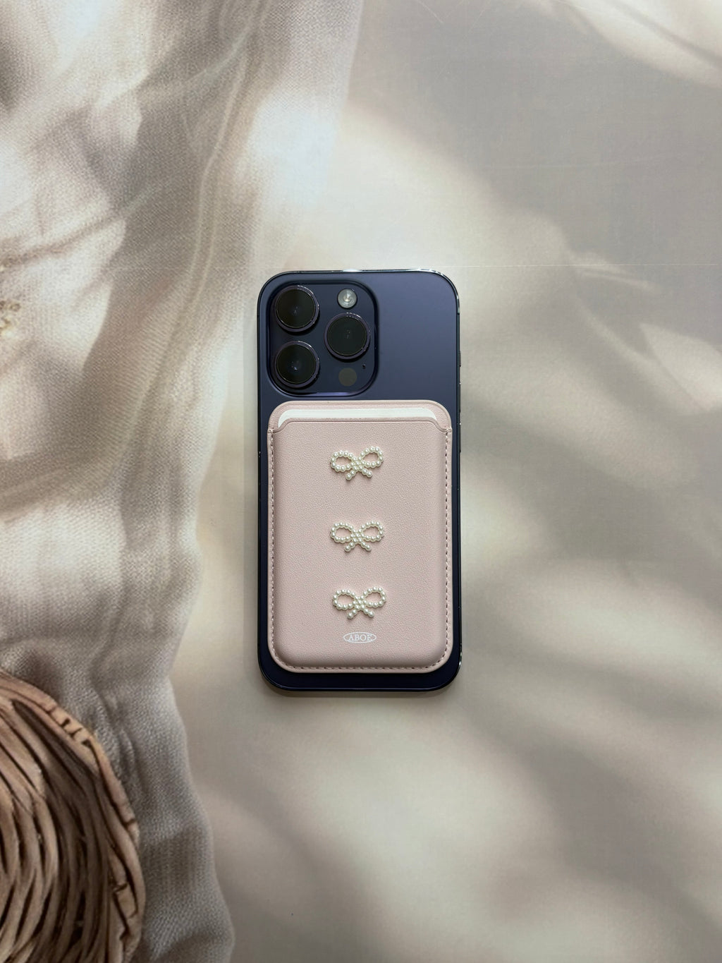 Triple Pearl Bow Card Holder