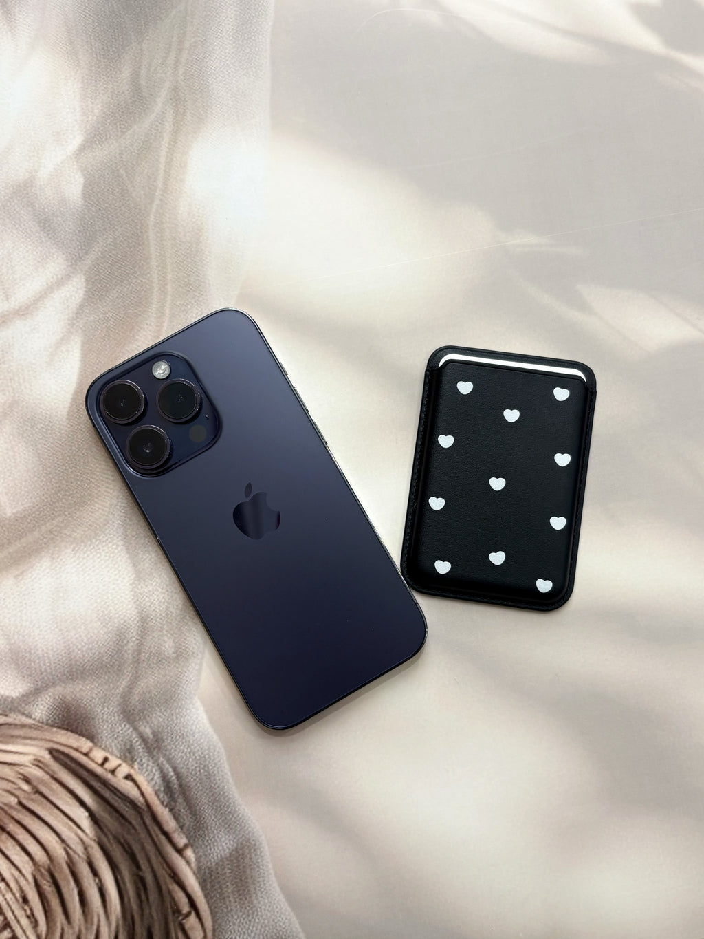 Black Heart MagSafe card holder