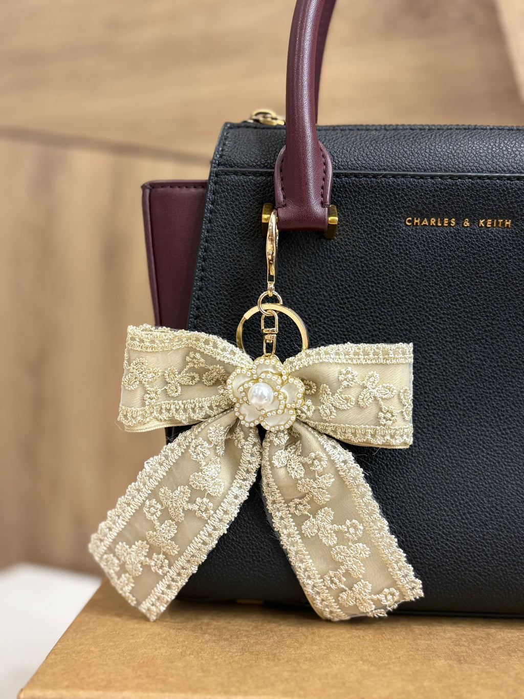 Vienna Lace Bow charm